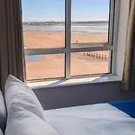 Charming Beachfront Apartments, Sea Views In Апартаменты
