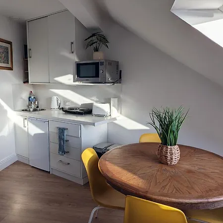 Charming Beachfront Apartments, Sea Views In Apartament *