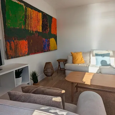 Apartment Charming Beachfront Apartments, Sea Views In *