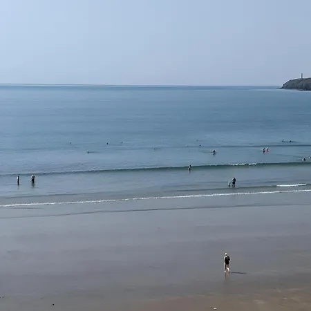 Charming Beachfront Apartments, Sea Views In Apartment Tramore
