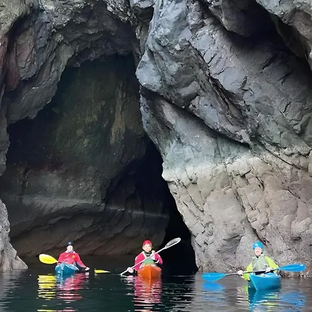 Charming Beachfront Apartments, Sea Views In Apartament Tramore