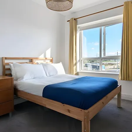 Charming Beachfront Apartments, Sea Views In Apartment *