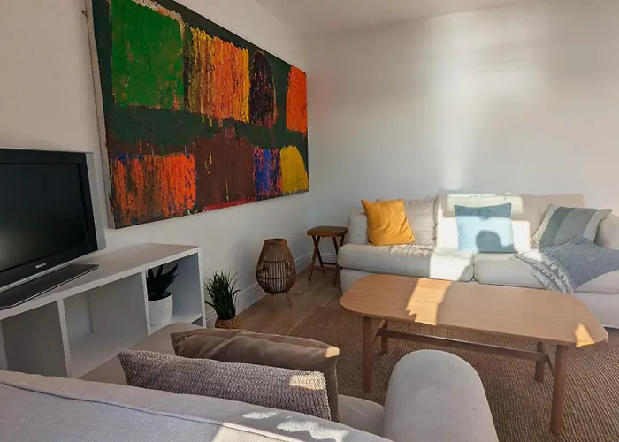 Apartment Charming Beachfront Apartments, Sea Views In *