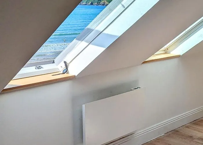 Apartamento Charming Beachfront Apartments, Sea Views In