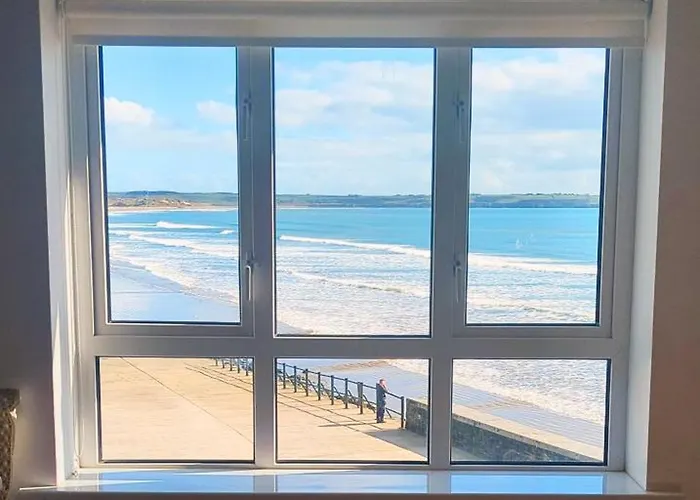 Apartamento Charming Beachfront Apartments, Sea Views In Tramore
