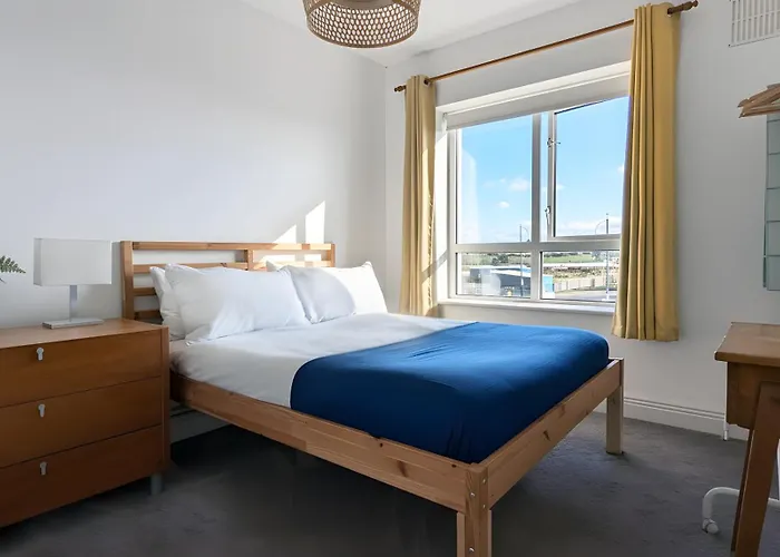 Charming Beachfront Apartments, Sea Views In Apartment *