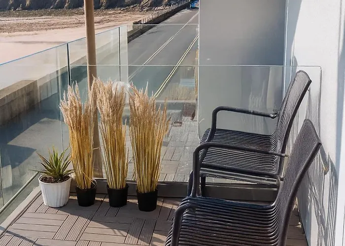 Charming Beachfront Apartments, Sea Views In Tramore